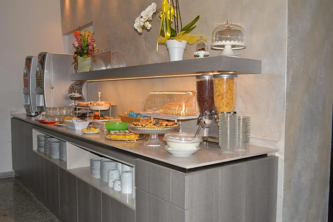 Hotel Universal Riccione 2*,